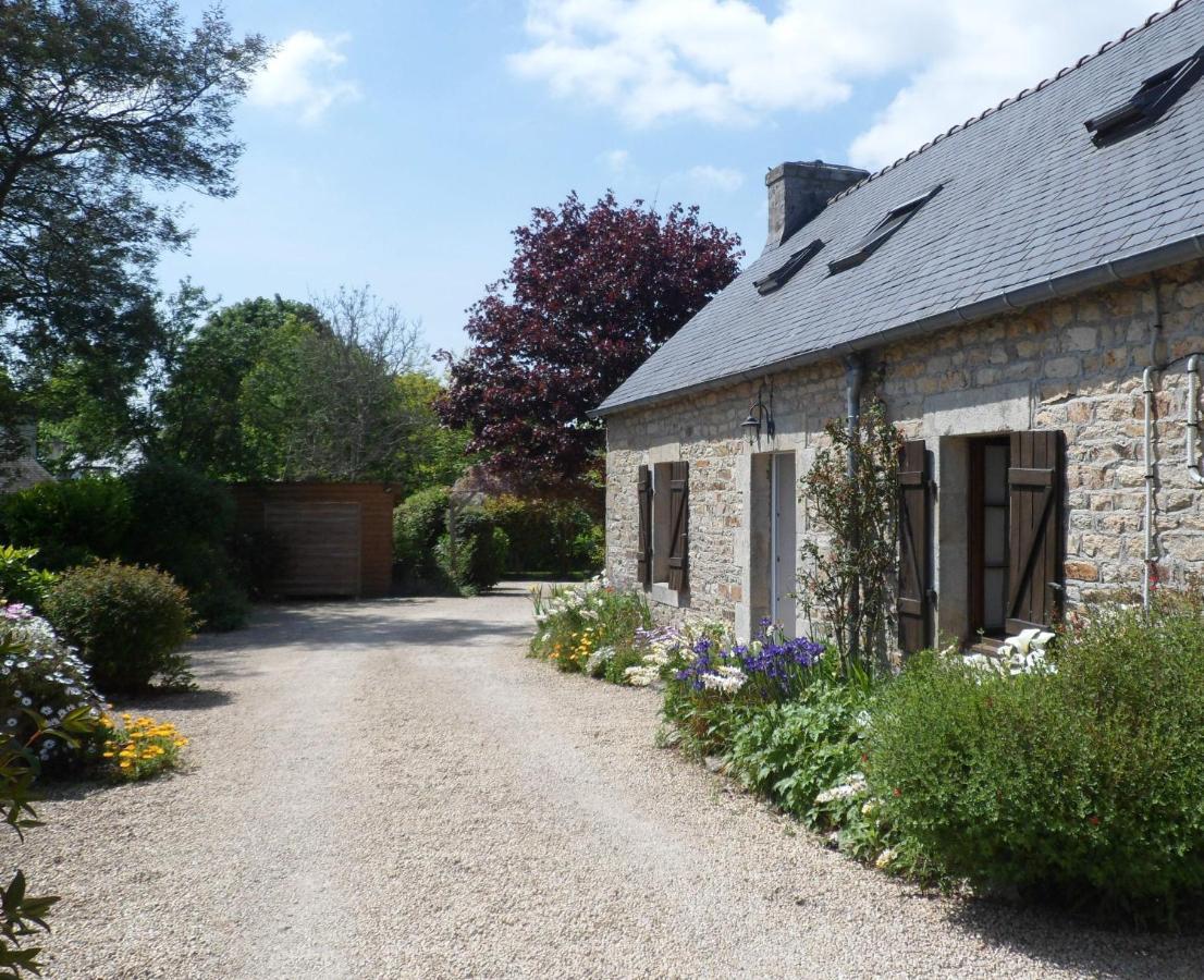 Sue'S Cottages Pleuven Экстерьер фото