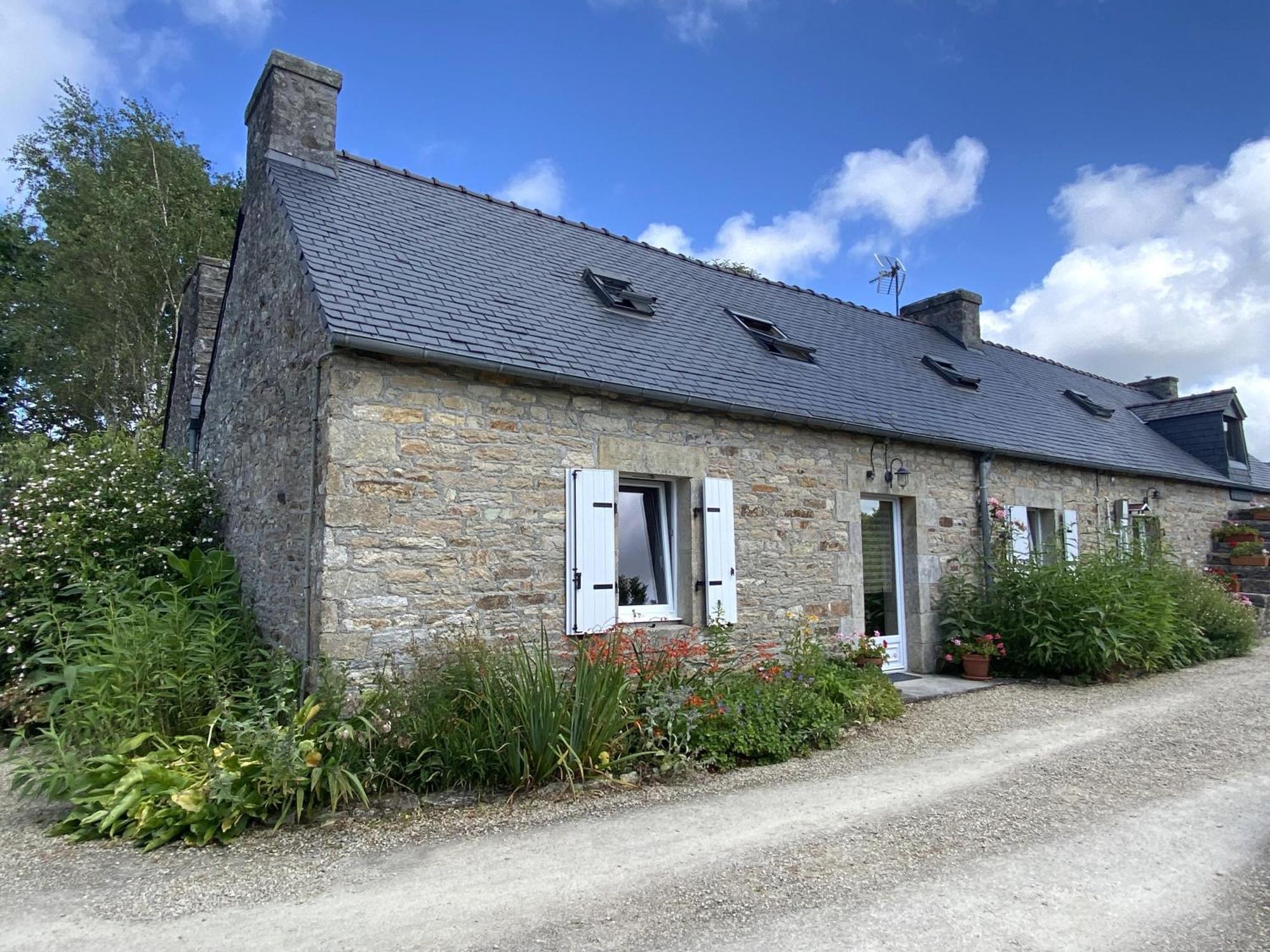 Sue'S Cottages Pleuven Экстерьер фото